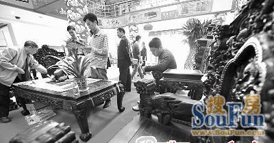 观澜红木家居艺术街开业 展现大量实用保值红木家具