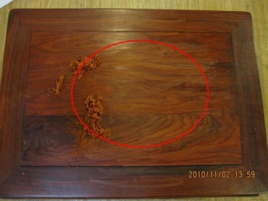 海南网-打蜡、上漆一目了然 红木猫腻触目惊心