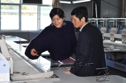 2月23日省工商银行副行长刘丹前来连天红参观指导