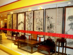 橱窗1