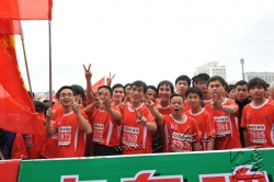 01-08连天红“红”动2012厦门国际马拉松5