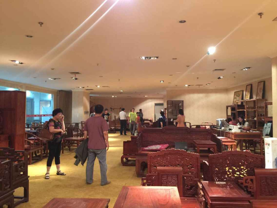 9月9日天津南开店救命火爆场面