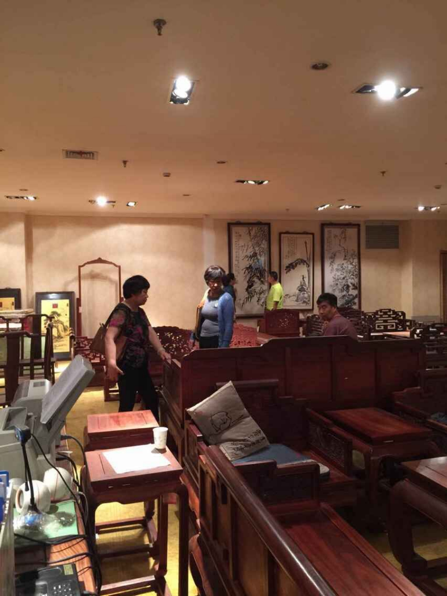 9月9日天津南开店救命火爆场面