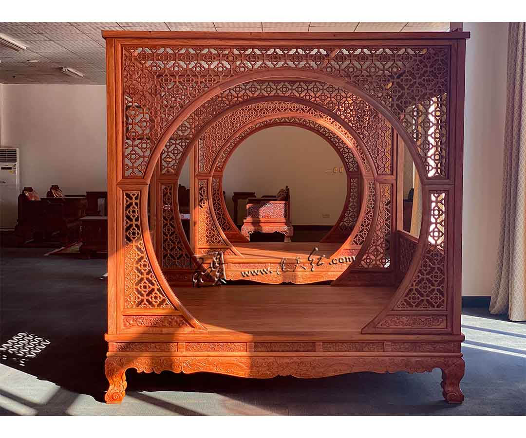 月洞门式架子床